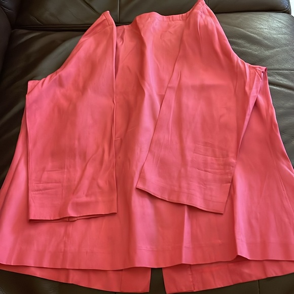 Eileen Fisher Silk Petite Two Piece Top. - Picture 8 of 8